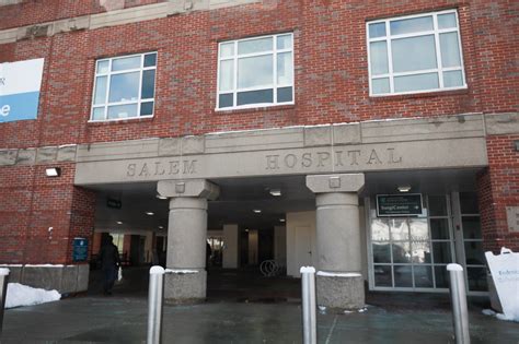 Hundreds of Massachusetts hospital patients possibly exposed to HIV, hepatitis while undergoing endoscopy